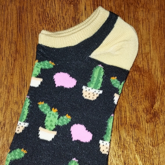 Fun Cactus Ankle Socks - Picture 3 of 4